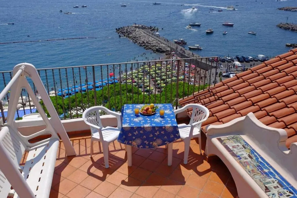 Mamma Rosanna 2 - Studio Flat In Amalfi With Terrace איטליה
